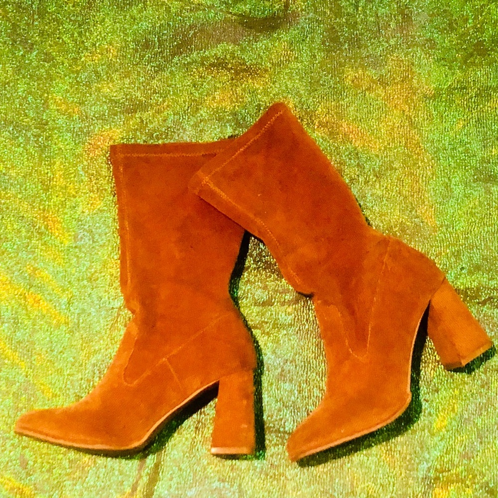 Modcloth Super Cute Corduroy Boots 👢 🕊